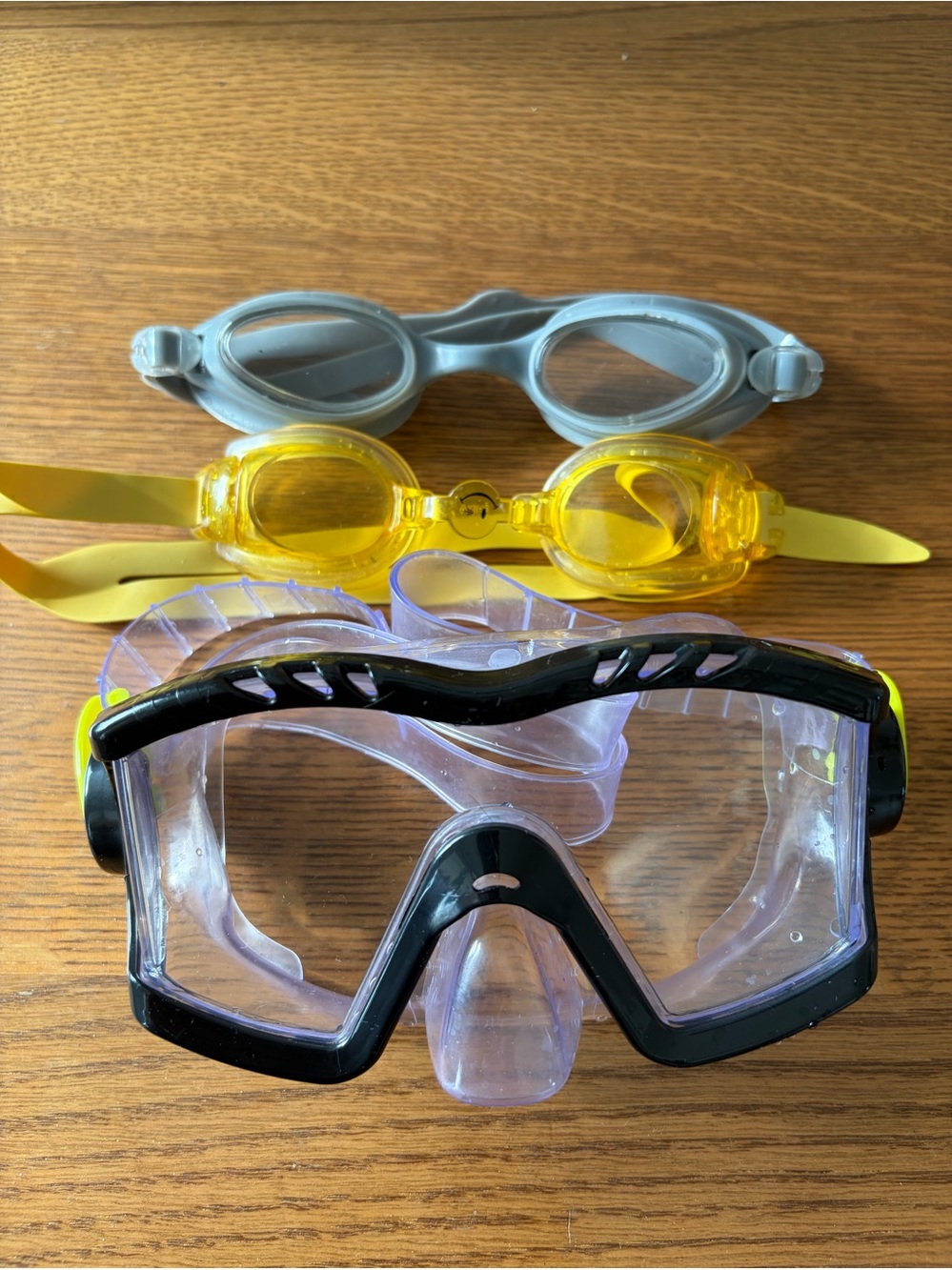 Bundle of 3: 2 Swimming goggles and swim mask, adults